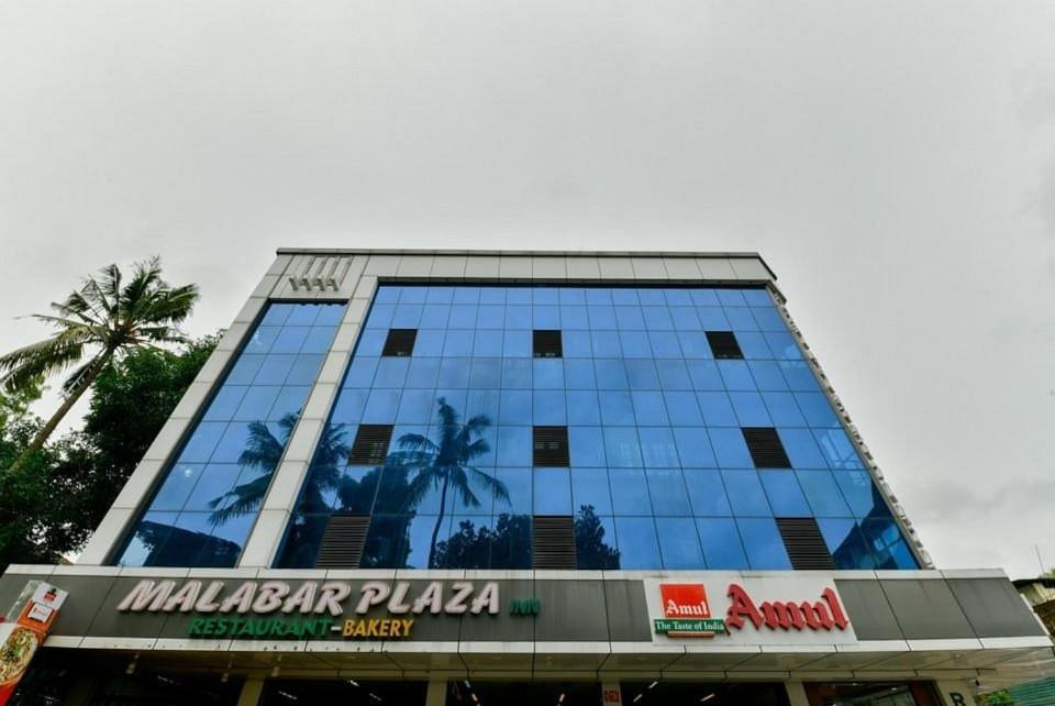 Malabar Plaza Inn Kochi Exterior photo